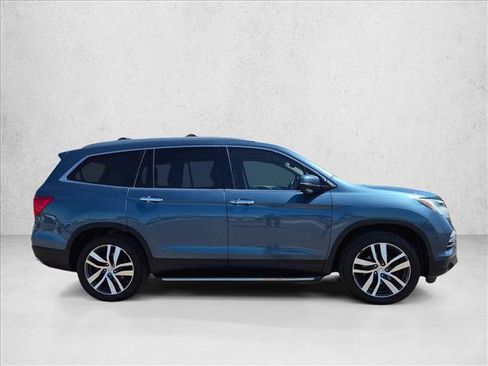 Used 2016 Honda Pilot Touring image 4