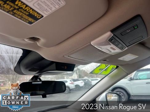 Used 2023 Nissan Rogue SV image 31