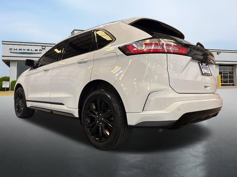 Used 2022 Ford Edge SE w/ Black Appearance Package image 11