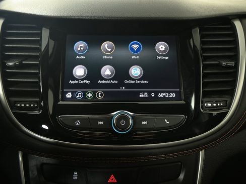 Used 2022 Chevrolet Trax LT w/ LT Convenience Package image 26