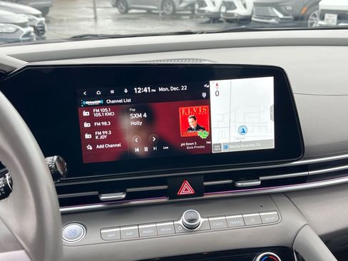 Used 2025 Hyundai Elantra SEL image 21