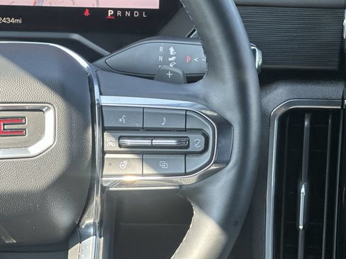 Used 2026 GMC Acadia Elevation w/ Elevation Premium Package FWD image 21