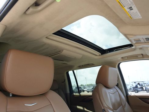 Used 2016 Cadillac Escalade ESV Platinum AWD/4WD image 21