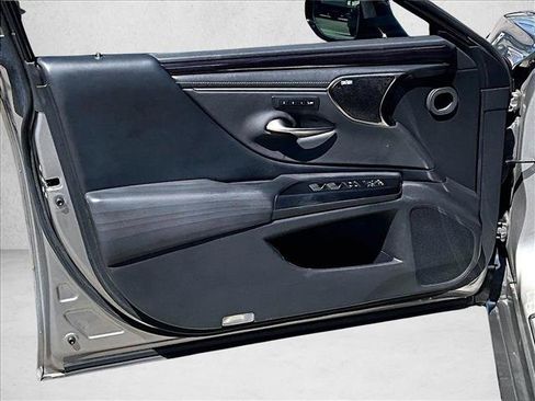 Used 2020 Lexus ES 300h w/ Premium Package image 18