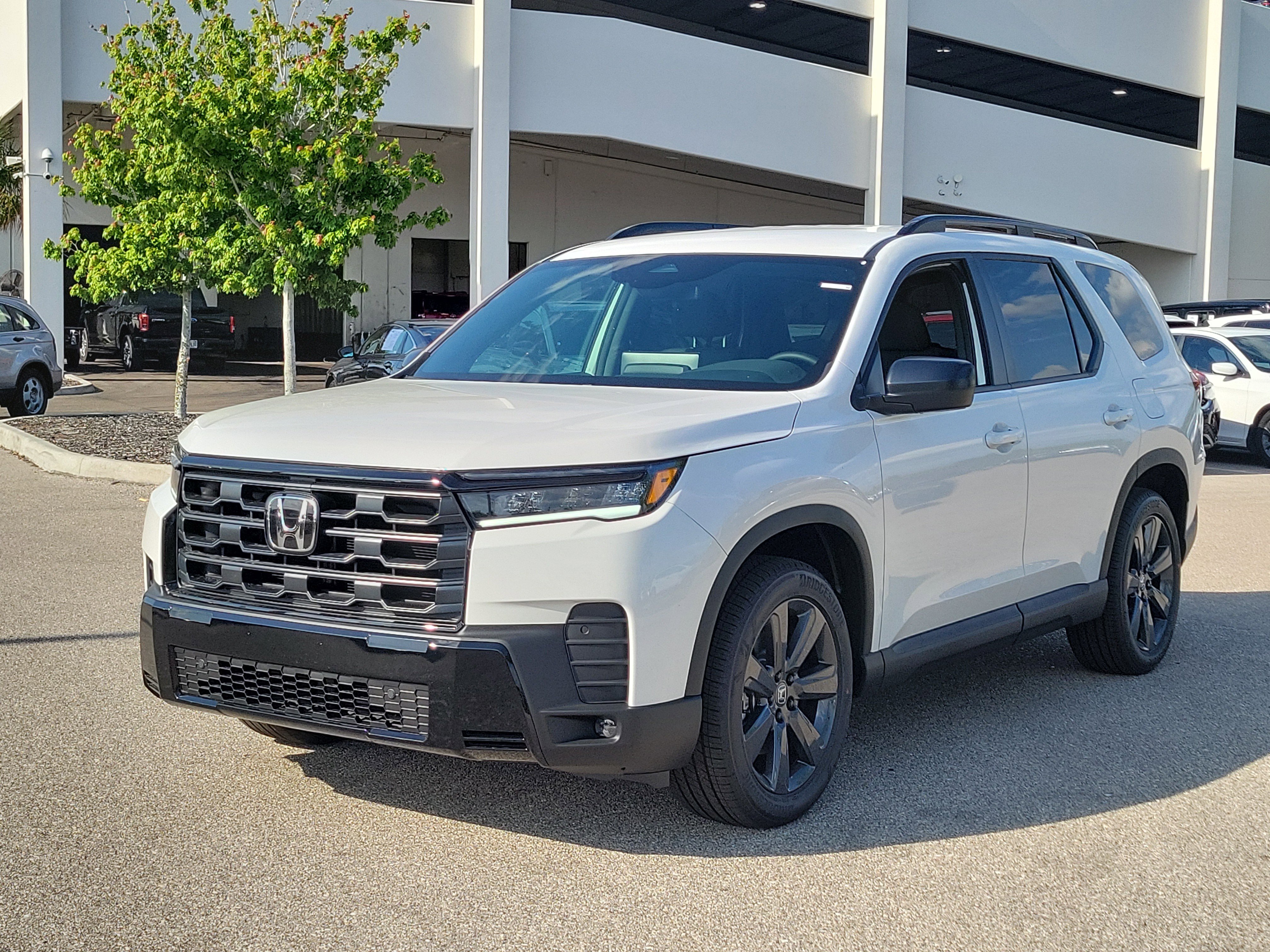 New 2026 Honda Pilot Sport image 3