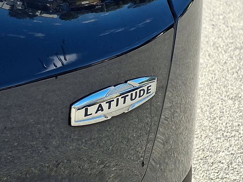 Used 2022 Jeep Renegade Latitude image 31