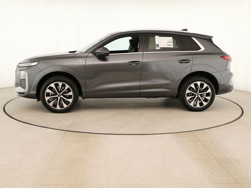 New 2026 Audi Q3 quattro 2.0T AWD/4WD image 2