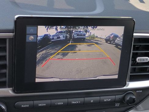 Used 2025 Hyundai Venue SEL FWD image 18