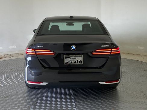 Certified 2024 BMW 530i xDrive w/ Premium Package image 9