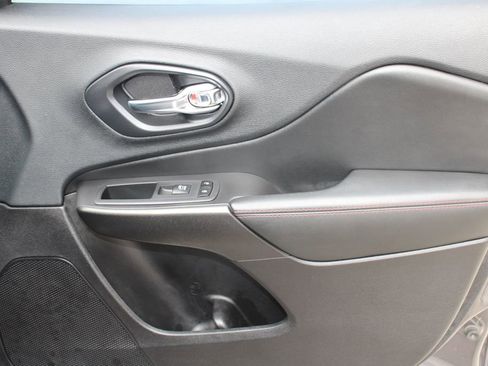 Used 2020 Jeep Cherokee Trailhawk w/ Trailer Tow Group image 37