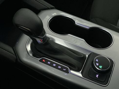 Used 2025 Chevrolet Blazer LT FWD image 21