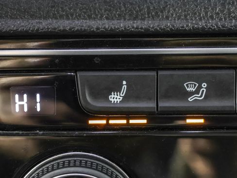 Certified 2022 Volkswagen Atlas SEL image 10