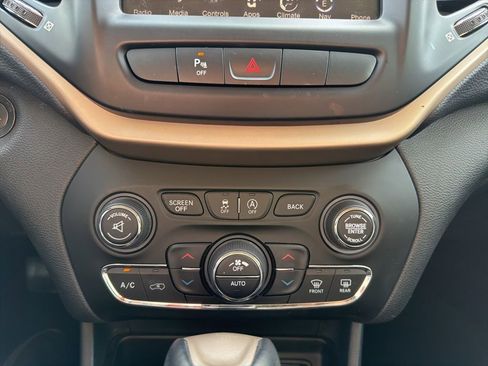 Used 2015 Jeep Cherokee Limited w/ Luxury Group image 22