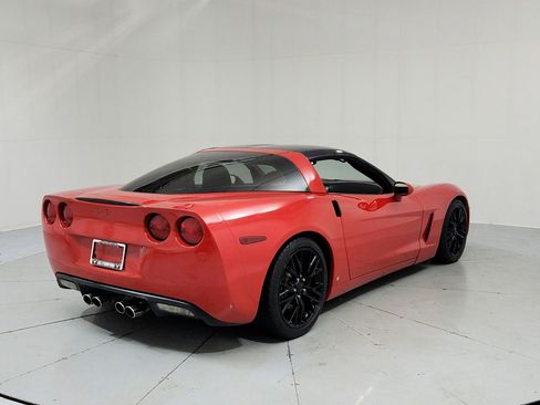 Used 2007 Chevrolet Corvette Coupe w/ Preferred Equipment Group RWD image 5
