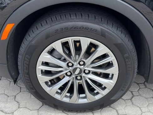 Used 2024 Cadillac XT4 Premium Luxury FWD image 17