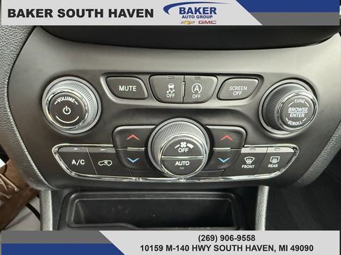 Used 2022 Jeep Cherokee Limited image 24
