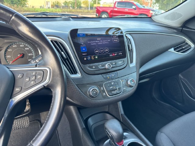 Used 2022 Chevrolet Malibu RS FWD image 17