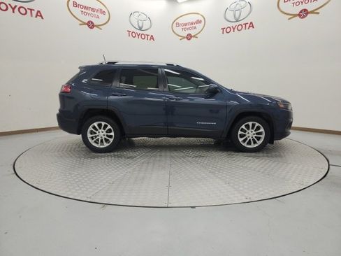 Used 2020 Jeep Cherokee Latitude image 3