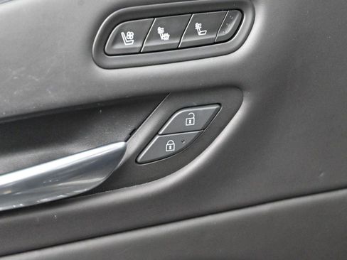 Used 2022 Cadillac Escalade Sport Platinum image 11