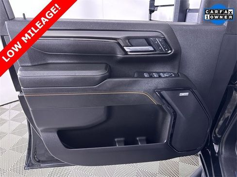 Used 2025 GMC Sierra 2500 AT4 image 23