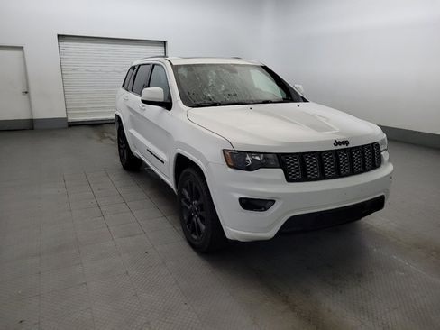 Used 2019 Jeep Grand Cherokee Altitude AWD/4WD image 13