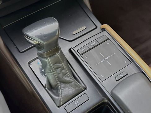 Used 2020 Lexus ES 350 w/ Premium Package image 19