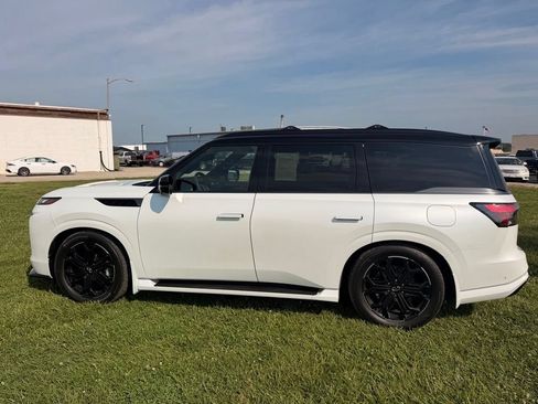 Used 2026 INFINITI QX80 4WD w/ Sport Exterior Package image 8
