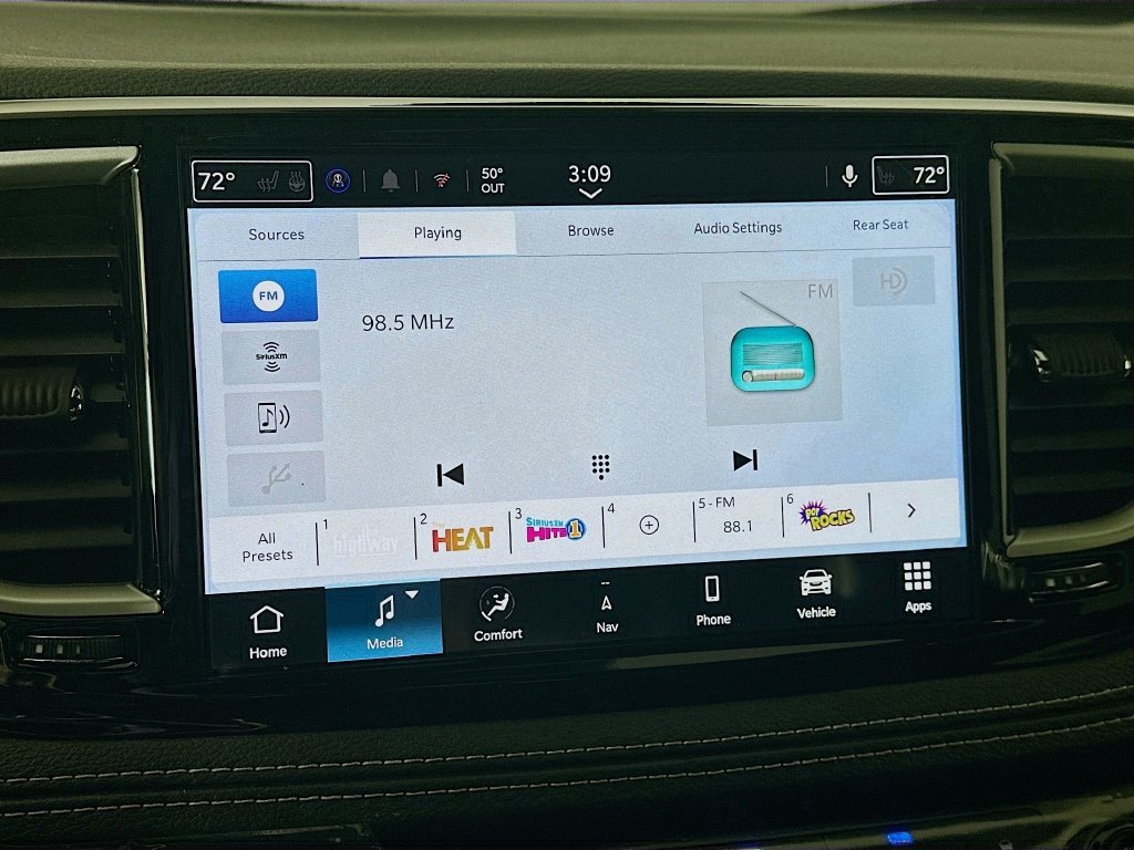 New 2026 Chrysler Pacifica Select AWD/4WD image 13