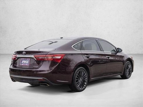 Used 2017 Toyota Avalon Touring image 5
