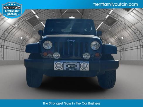 Used 2013 Jeep Wrangler Unlimited Sahara w/ Dual Top Group image 18