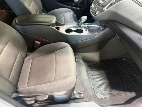 Used 2021 Chevrolet Malibu LT image 26