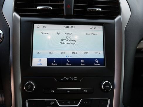 Used 2020 Ford Fusion SE image 23