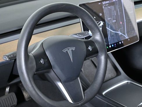 Used 2021 Tesla Model 3 Standard Range Plus image 11