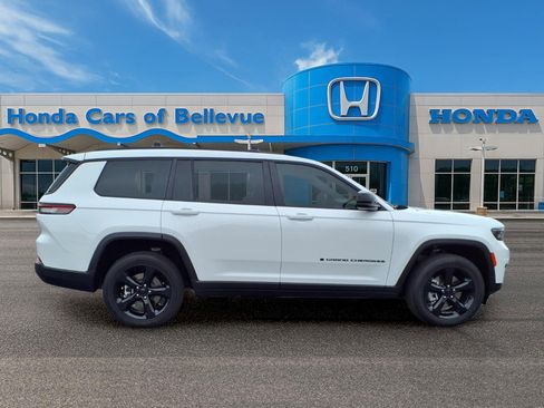 Used 2024 Jeep Grand Cherokee L Laredo image 7