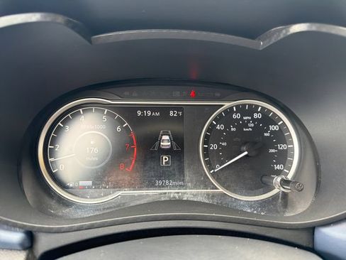 Used 2023 Nissan Versa SV FWD image 15