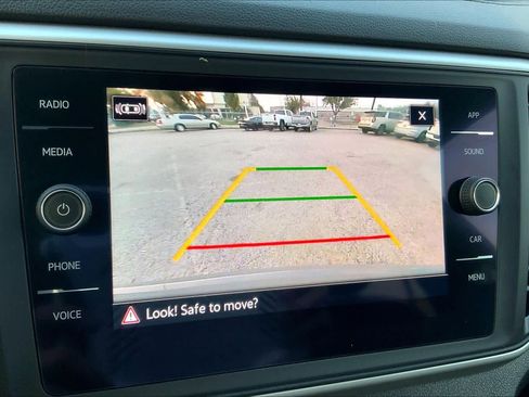 Used 2021 Volkswagen Atlas Cross Sport SE image 28