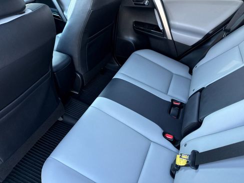 Used 2018 Toyota RAV4 Limited image 12