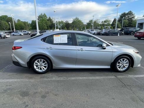 Used 2025 Toyota Camry LE w/ Convenience Package FWD image 12