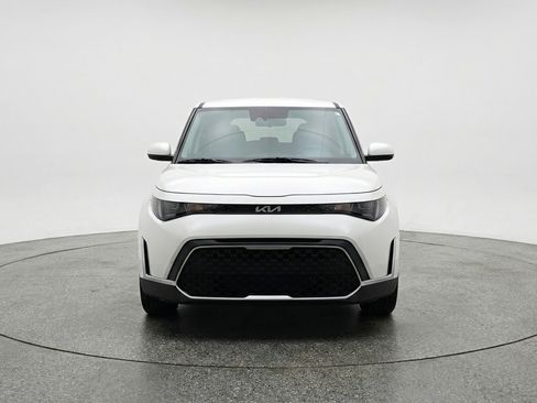 Used 2025 Kia Soul LX w/ LX Technology Package FWD image 2
