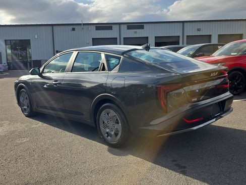 Certified 2025 Kia K4 LX image 6