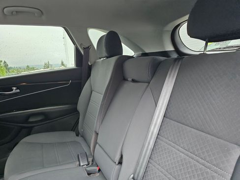 Used 2017 Kia Sorento FWD image 20