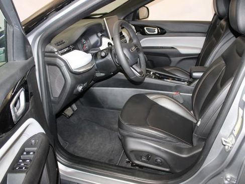 Used 2024 Jeep Compass Limited AWD/4WD image 7