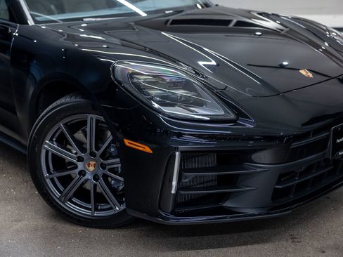 Certified 2025 Porsche Panamera image 16