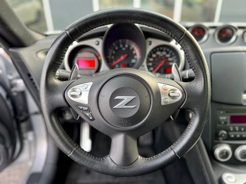 Used 2017 Nissan 370Z Roadster image 19