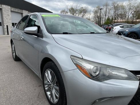 Used 2015 Toyota Camry SE FWD image 11