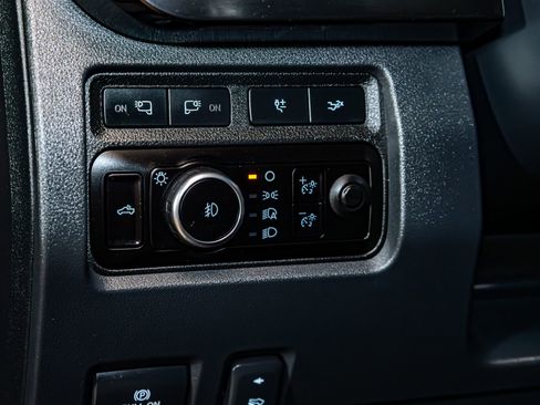 Used 2023 Ford F350 Lariat w/ FX4 Off-Road Package AWD/4WD image 21