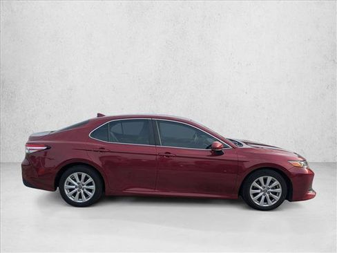 Used 2020 Toyota Camry LE FWD image 4