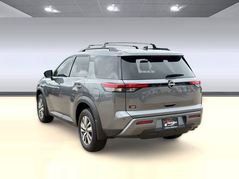 New 2026 Nissan Pathfinder SL FWD image 3