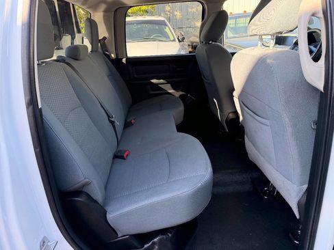 Used 2013 RAM 3500 Tradesman w/ Chrome Appearance Group image 20