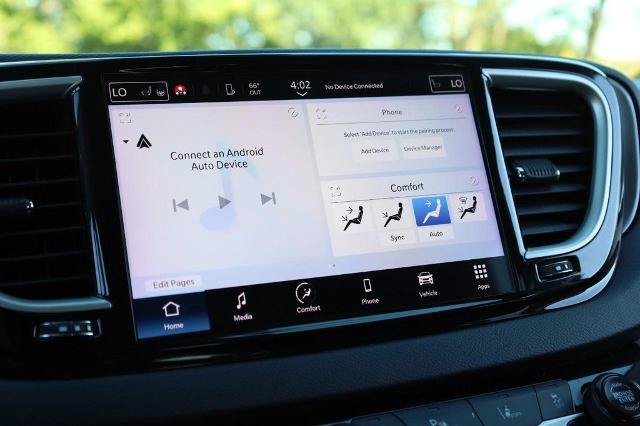 Used 2024 Chrysler Pacifica Touring-L FWD image 13